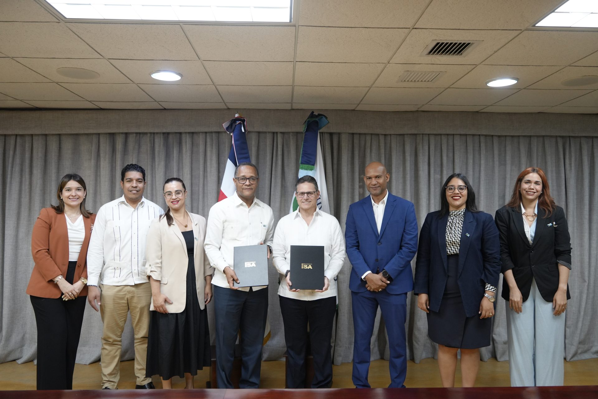 Universidad ISA y Peravia Industrial fortalecen la vinculación entre academia y sector productivo - Imagen 3