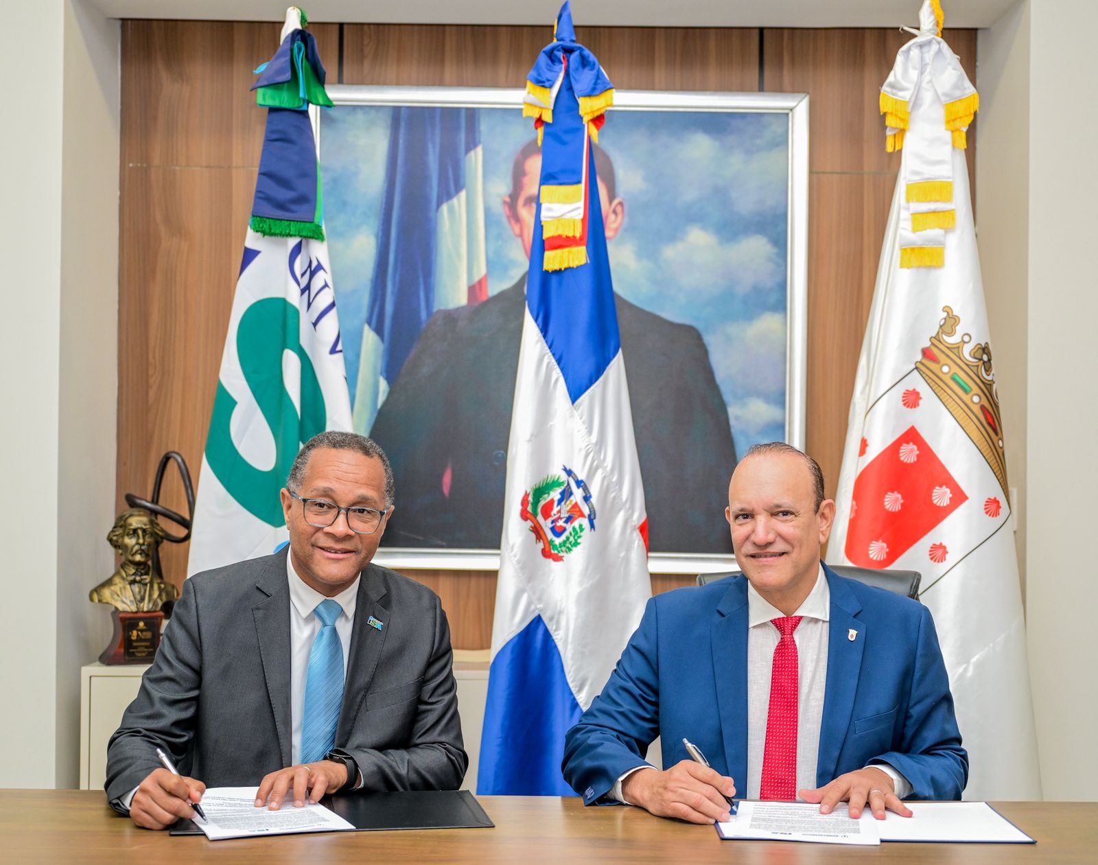 Universidad ISA y Ayuntamiento de Santiago firman acuerdo para impulsar desarrollo sostenible y bienestar comunitario - Imagen 4