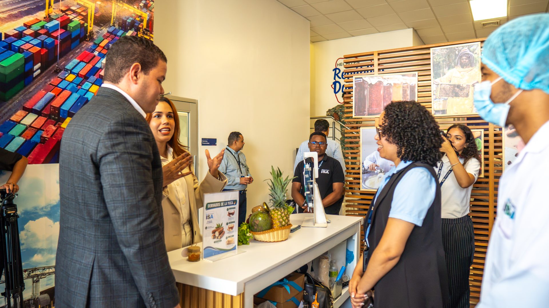 Universidad ISA presenta productos agroindustriales desarrollados por estudiantes en exposición del MICM - Imagen 4