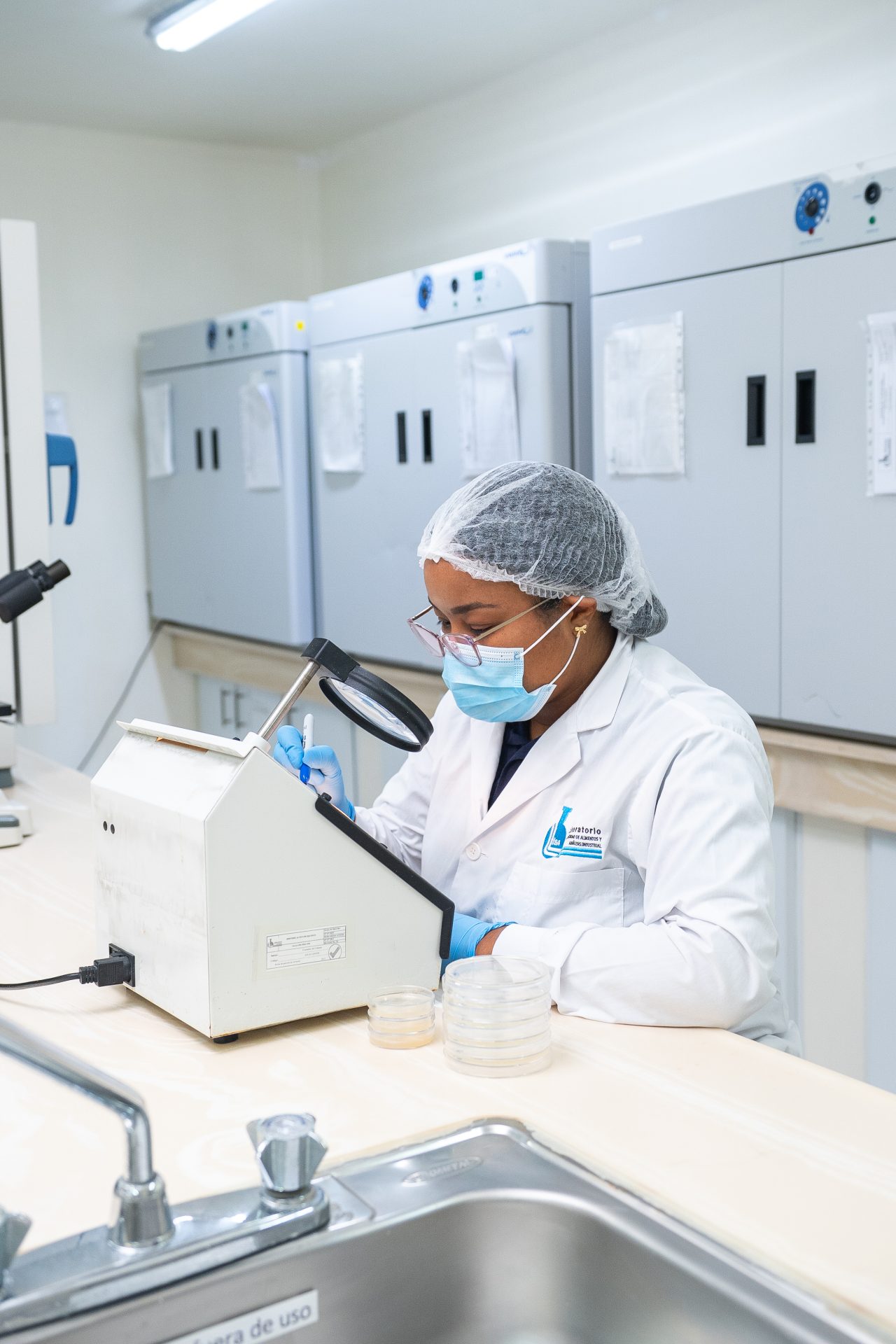 Laboratorio de Inocuidad de Alimentos y Análisis Industrial