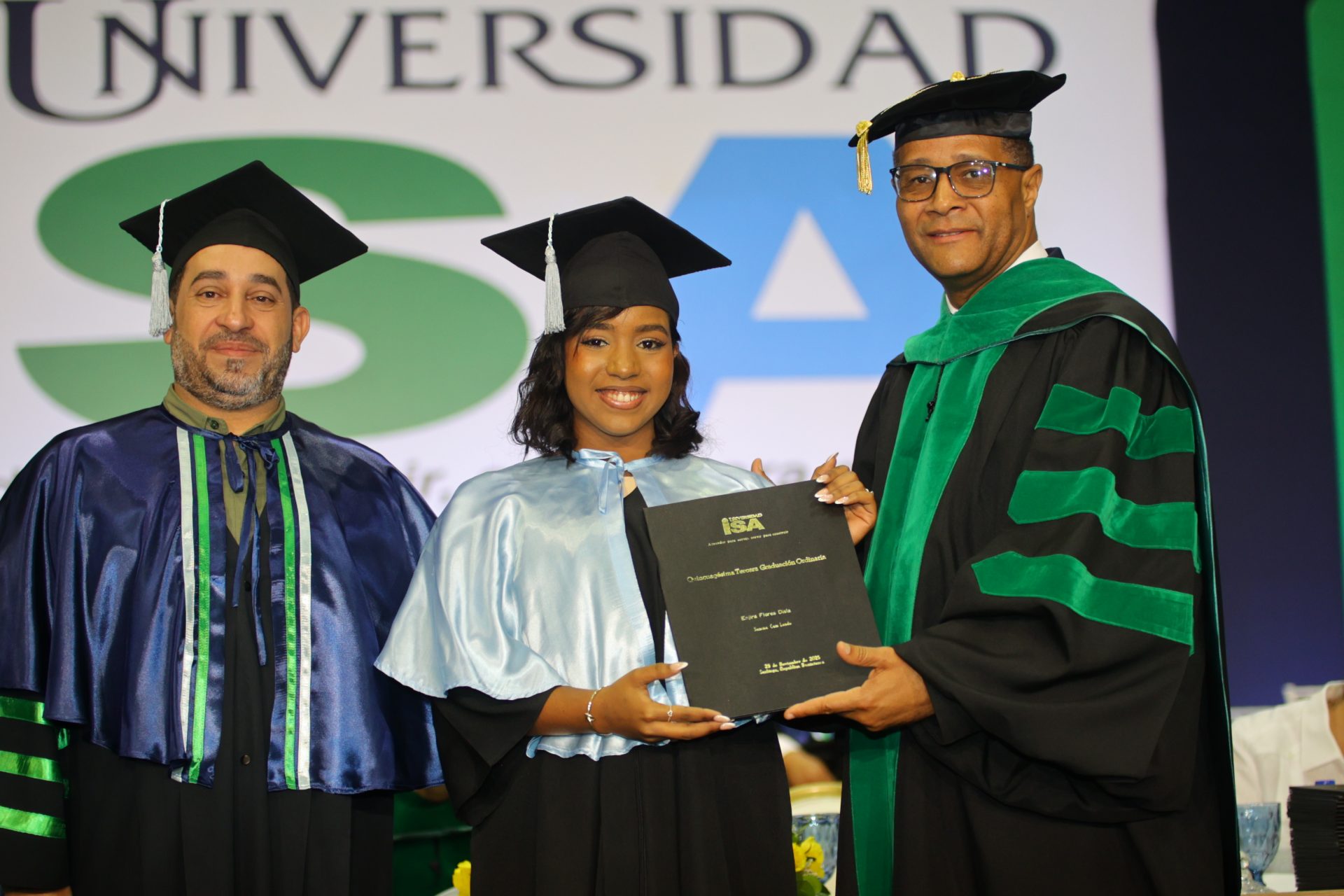 Universidad ISA inviste a 379 nuevos profesionales y otorga Doctor Honoris Causa al Ing. Cristian Reyna - Imagen 2