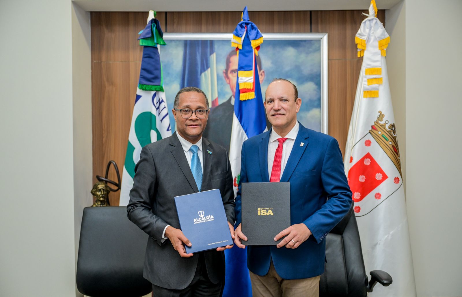 Universidad ISA y Ayuntamiento de Santiago firman acuerdo para impulsar desarrollo sostenible y bienestar comunitario