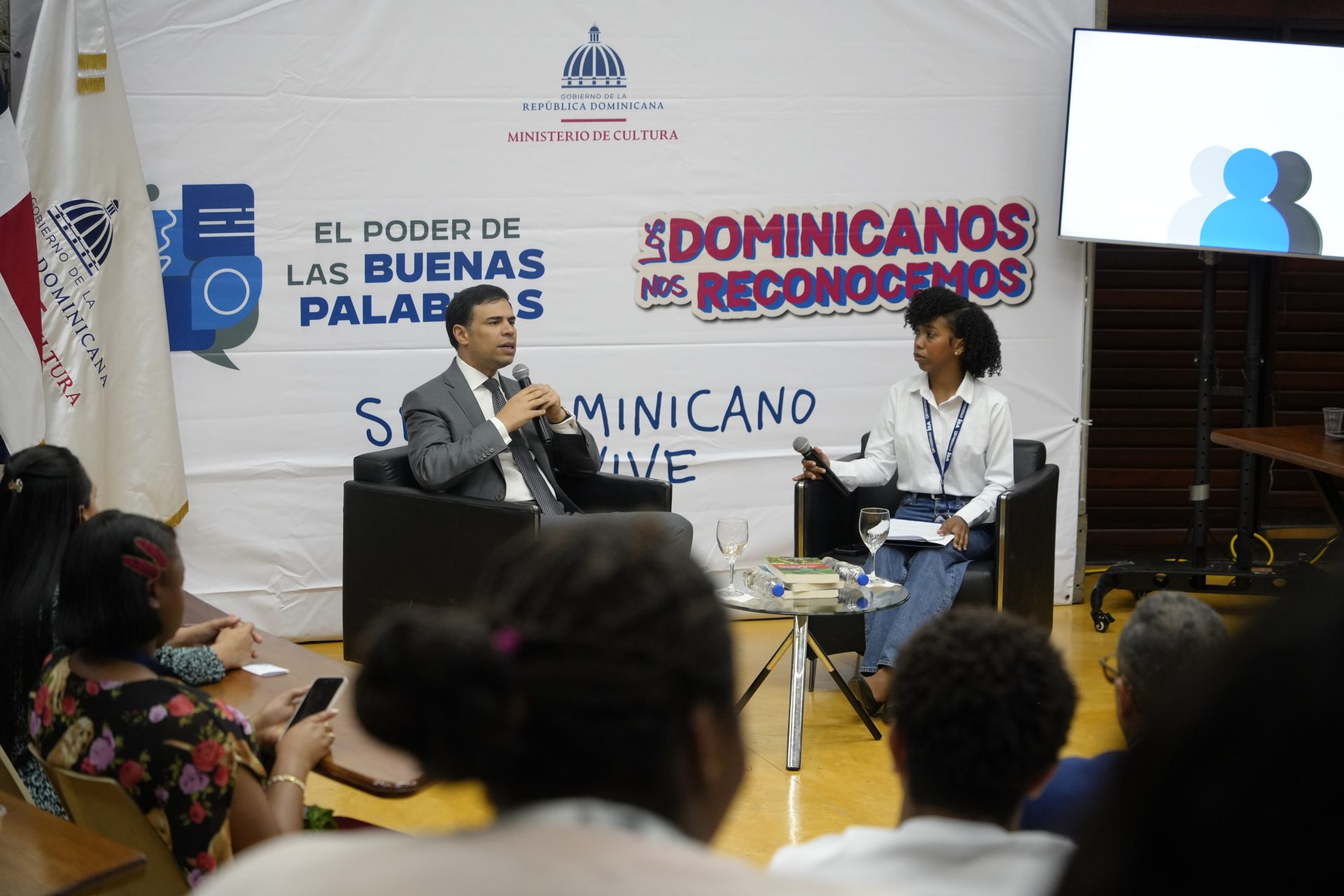 “El poder de las buenas palabras” promueve reflexión sobre comunicación y valores humanos en la comunidad universitaria