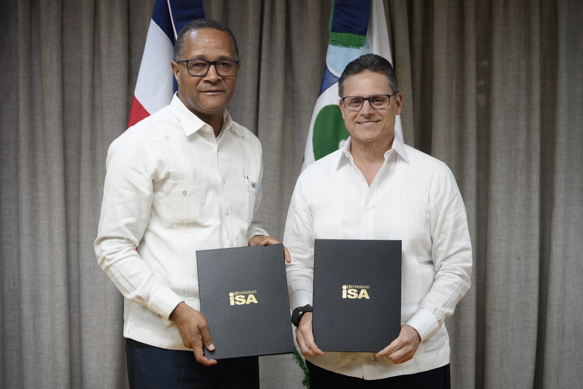Universidad ISA y Peravia Industrial fortalecen la vinculación entre academia y sector productivo